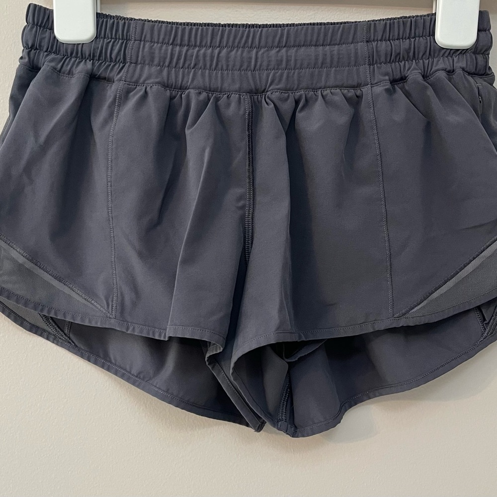 Lululemon Hotty Hot LR Short 4” *Lined